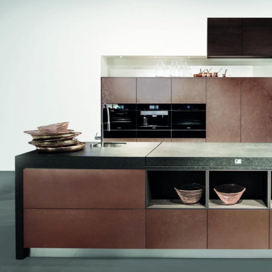 Cuisine ouverte brune